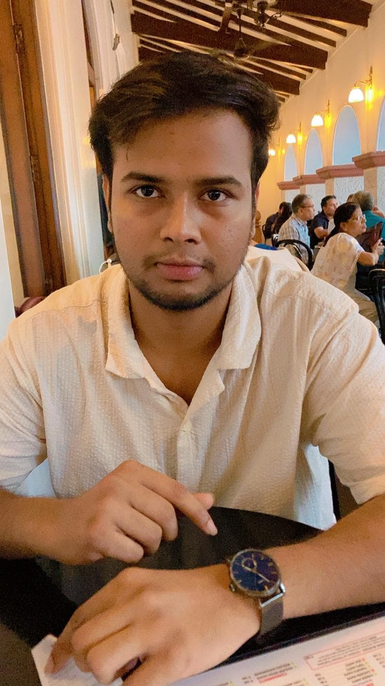 Venkatesh Vaishnav — Hashtag Your Story founder